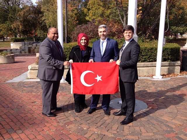Türk Bayrağı ABD'de Dalgalandı