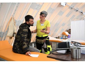Sağlık çalışanı Alman karı koca Hatay'da gönüllü hizmet veriyor