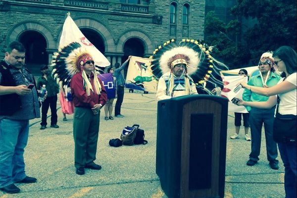 Kanada'da yerli kabileler isyan etti