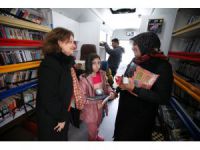 Kırklareli'nde depremzede çocuklara kitap dağıtıldı
