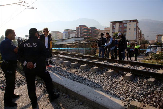 Manisa'da trenin çarptığı kadın hayatını kaybetti