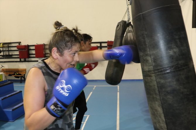Kadın boksörler, dünya şampiyonasına hazırlanıyor