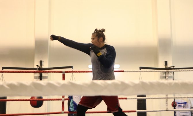 Kadın boksörler, dünya şampiyonasına hazırlanıyor
