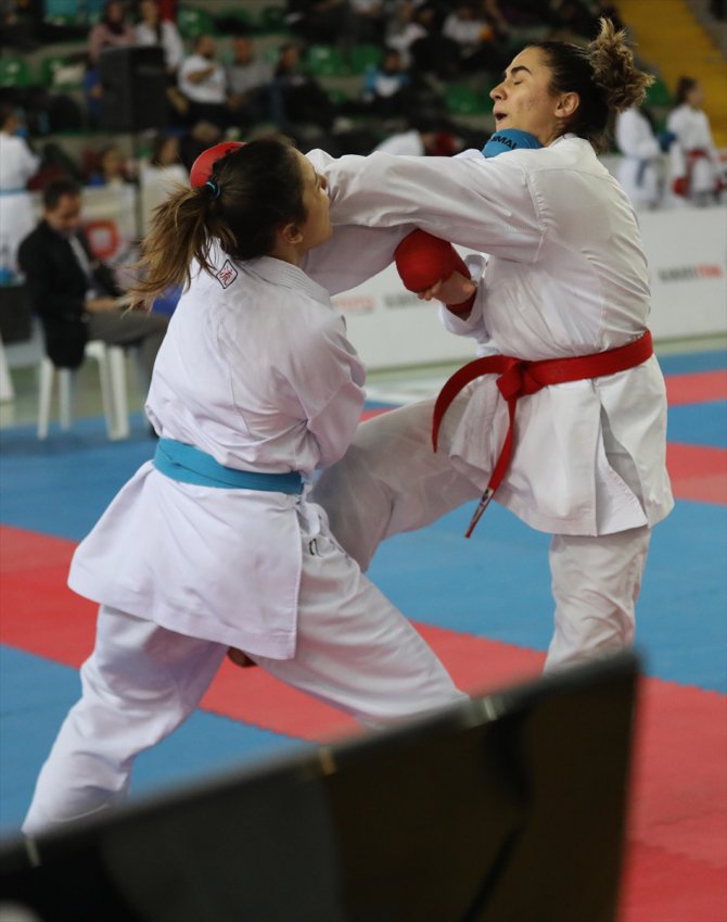 Rize'deki karate şampiyonası sona erdi