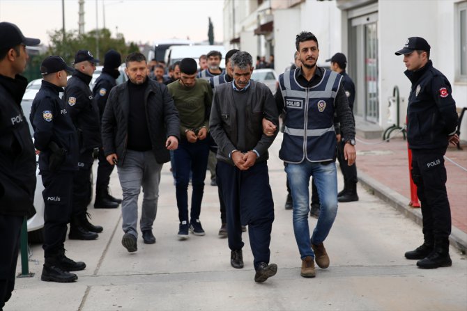 Adana'da polise zorluk çıkaran 6 kişi tutuklandı