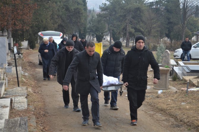 Makedonya'da hayatını kaybeden göçmenler 6 ay sonra defnedildi