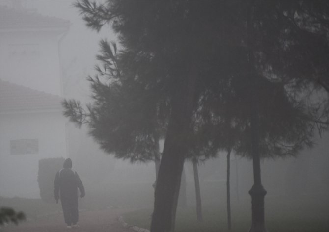 Gaziantep'te yoğun sis ulaşımı olumsuz etkiliyor