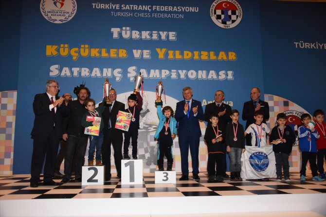 7 yaşındaki satranççı Mardinli Baver'den yenilgisiz şampiyonluk