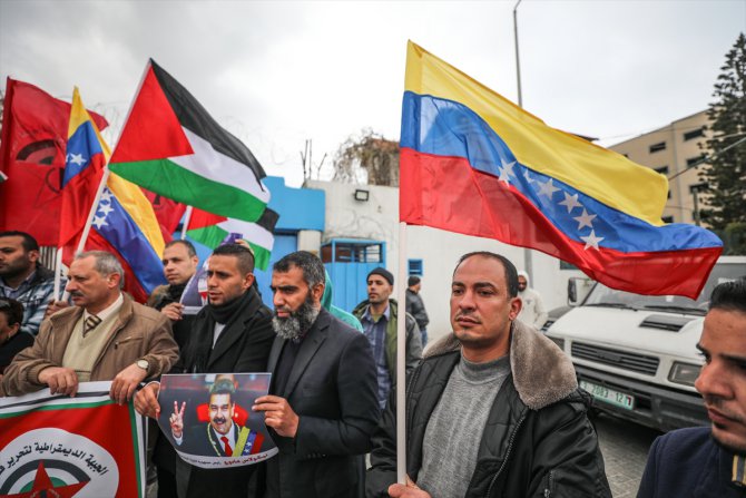 Gazze'de Venezuela lideri Maduro'ya destek gösterisi