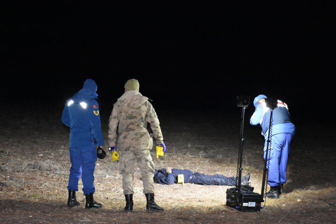 Gürcistan uyruklu kişi arazide ölü bulundu