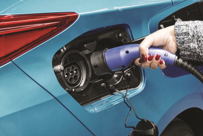 Toyota ve Panasonic, elektrikli araçlar için batarya üretimi yapacak