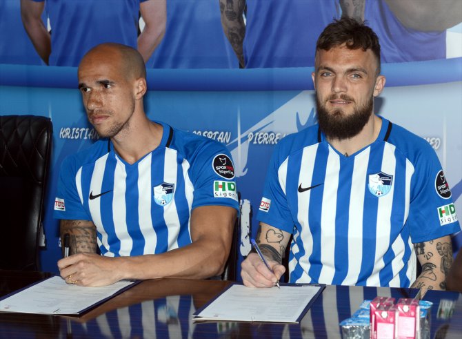 Büyükşehir Belediye Erzurumspor 6 futbolcuyla sözleşme imzaladı