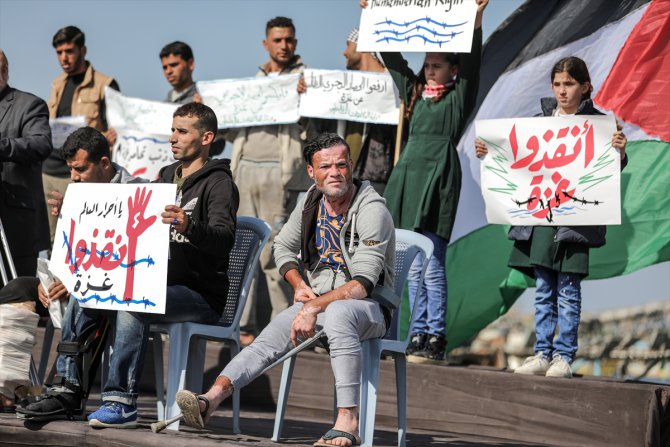 Gazze'de İsrail ablukası protestosu
