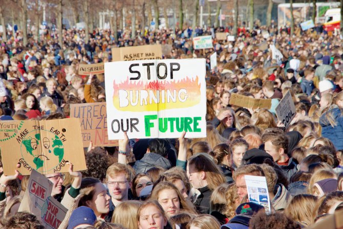 Hollanda'da öğrencilerden iklim protestosu
