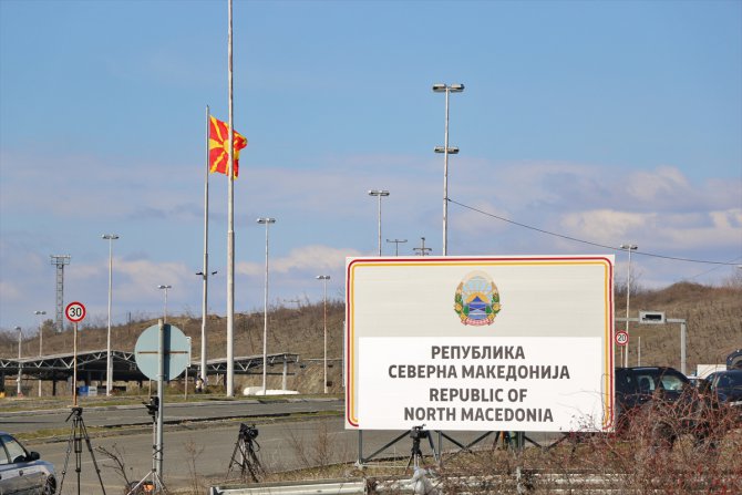 Makedonya-Yunanistan sınırına "Kuzey Makedonya" tabelası konuldu