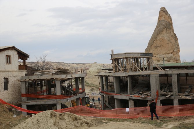 Göreme'de peribacaları bölgesindeki inşaatın yıkımı