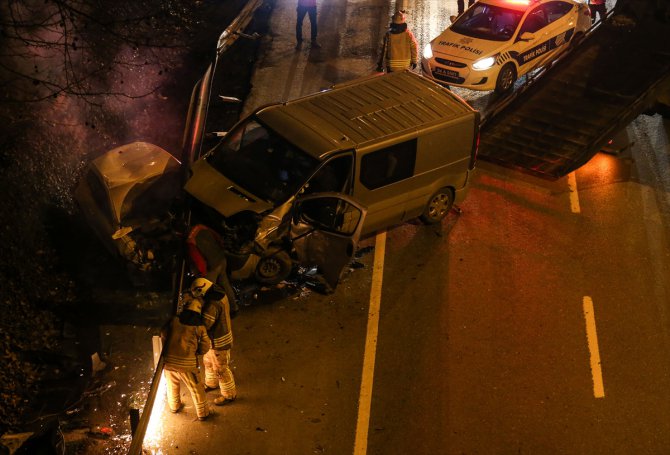 Esenler'de trafik kazası: 3 yaralı