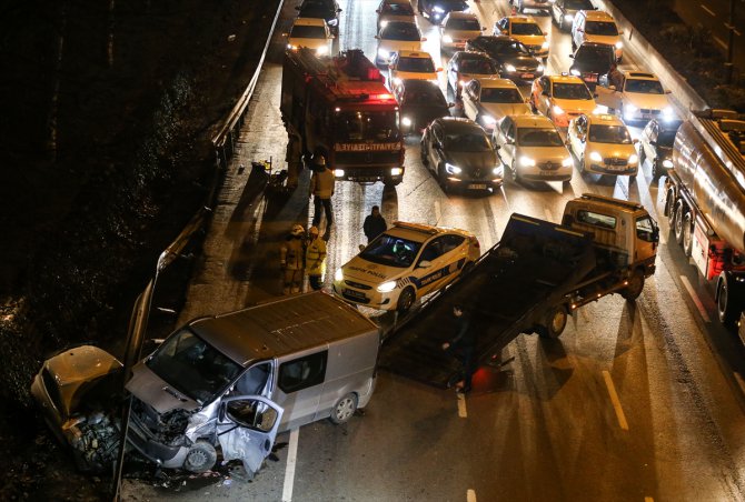 Esenler'de trafik kazası: 3 yaralı