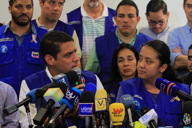 Muhalefet "yardımları" beyaz giyerek Venezuela’ya sokmayı deneyecek