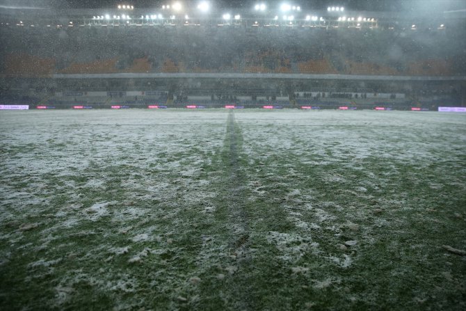 Medipol Başakşehir-Bursaspor maçının tatil edilmesi