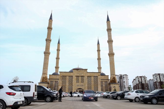 15 bin kişilik Akdeniz Üniversitesi Camisi ramazana yetiştirilecek