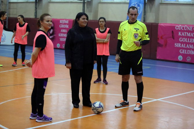 Edirne'de "Topuklu Kramponlar Futbol Turnuvası" başladı