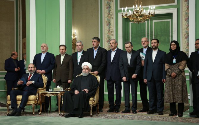 Ruhani ile Paşinyan ekonomik ilişkileri görüştü