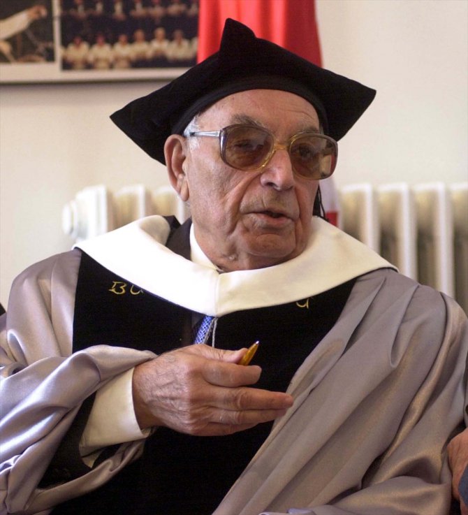 Ünlü yazar Yaşar Kemal, ölümünün 4. yılında anılıyor