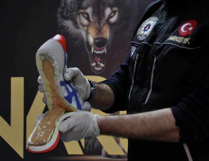 Brezilya'dan Adana'ya ayakkabı içinde kokain getirmiş