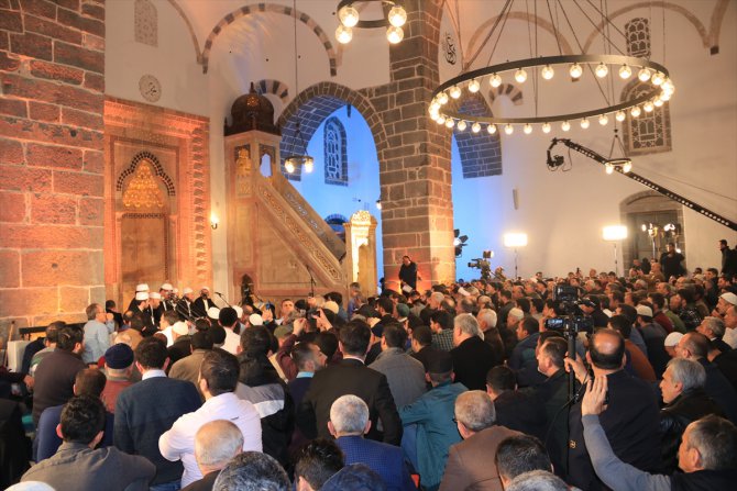 Diyarbakır'daki Fatih Paşa Camisi'nde Regaip Kandili programı