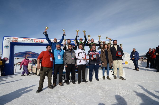 Türkiye'nin ilk kış yarışı Sarıkamış Rallisi tamamlandı