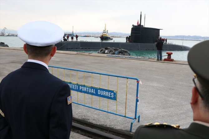 Türk denizaltısı TCG GÜR Arnavutluk'ta