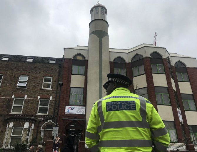 Avrupa'daki camilerde güvenlik önlemleri artırıldı