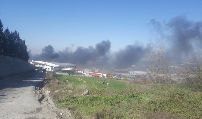 Arnavutköy'de fabrika yangını