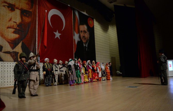 Türk ve Suriyeli çocuklar tiyatro etkinliğinde buluştu