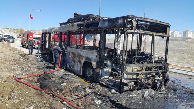 Başkentte seyir halindeki belediye otobüsünde yangın