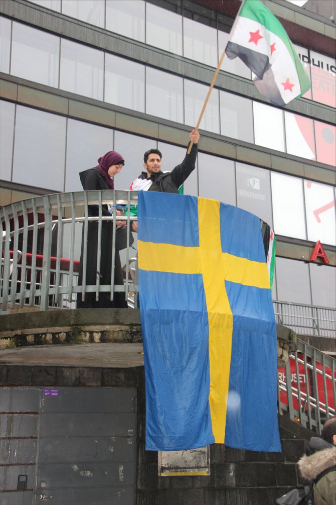 İsveç'te Esed rejimi protesto edildi