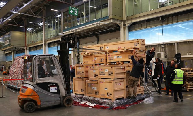 Turkish Cargo, sarayın eserlerini Japonya'ya taşıdı