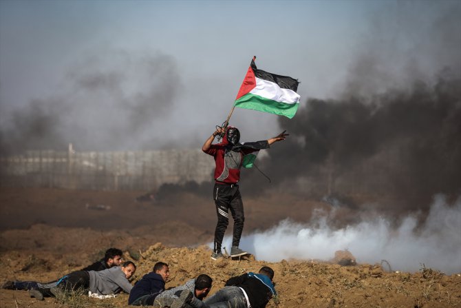 İsrail askerleri Gazze'de 2 Filistinliyi şehit etti