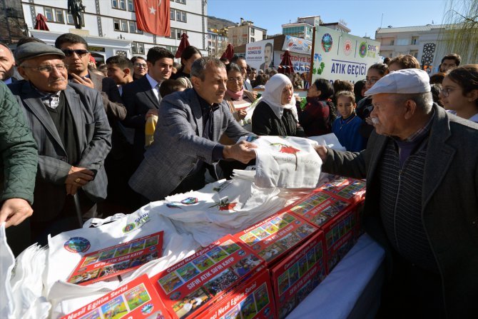 Tunceli'de "Sıfır Atık" için bez torba dağıtıldı
