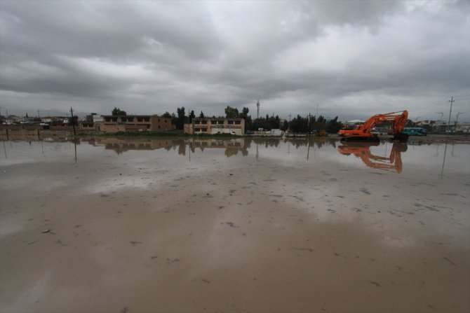Irak'ta sel hayatı olumsuz etkiledi