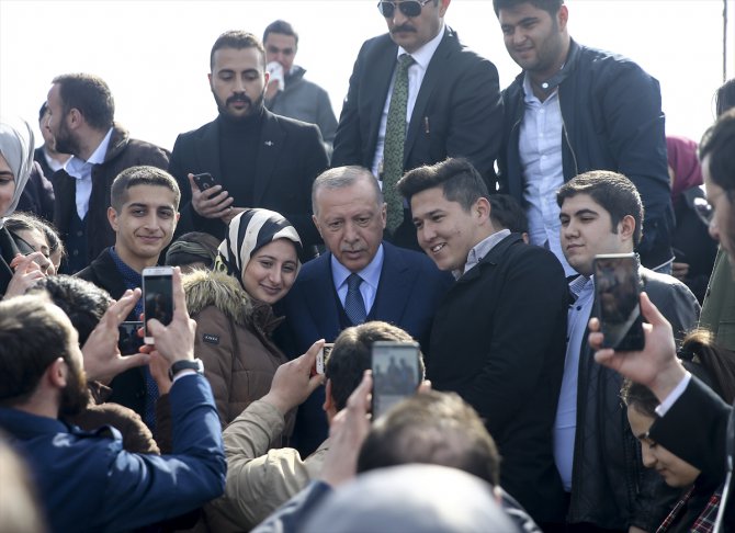 Cumhurbaşkanı Erdoğan, gençlerin sorularını yanıtladı