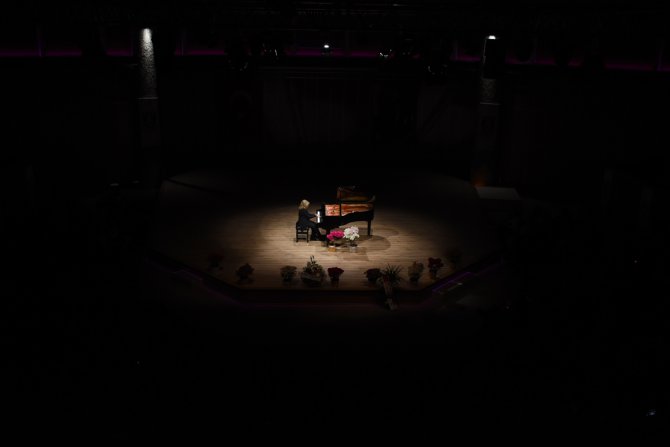 Piyanist İdil Biret Bodrum'da konser verdi
