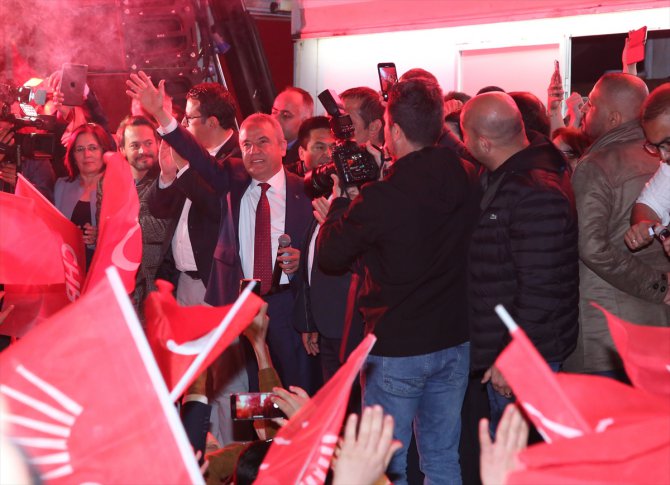 Antalya'da seçim kutlaması