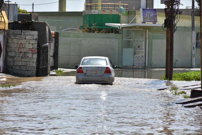 Kerkük'te nehir taştı iki mahalle sular altında kaldı