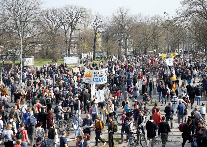 Almanya'da konut kiralarındaki artış protesto edildi