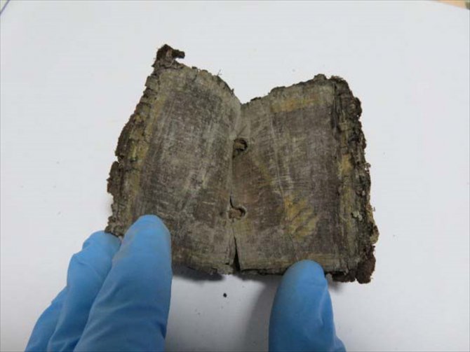 Denizli'de 1500 yıllık 2 kitap bulundu