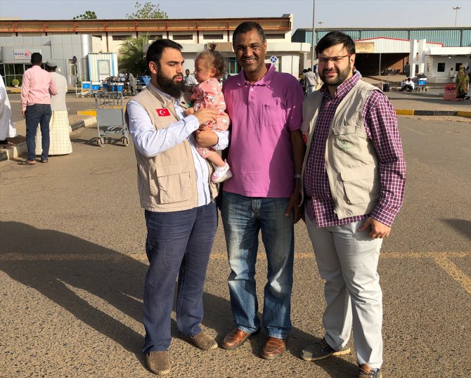 Suriye'de öksüz kalan Sudanlı bebek ülkesine döndü