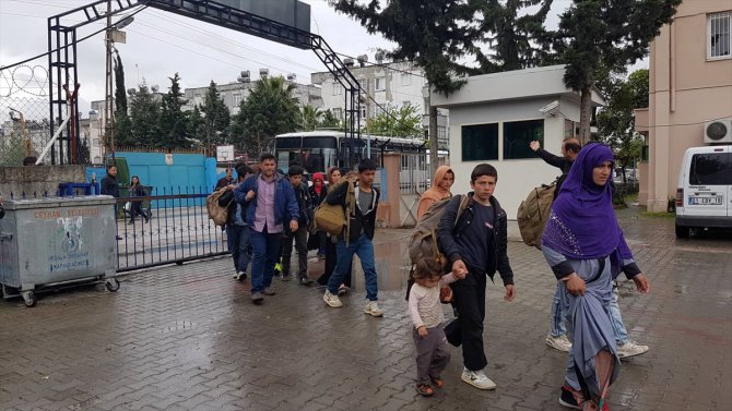 Adana'da 60 düzensiz göçmen yakalandı