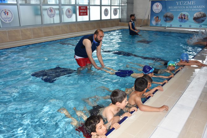 Hakkari'de "geleceğin yüzücüleri" yetiştiriliyor